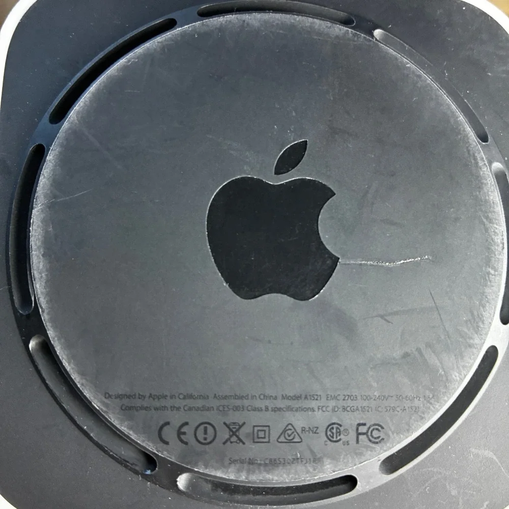Apple AirPort Extreme Base Station A1521 802.11ac Dual-Band Wi-Fi Router White